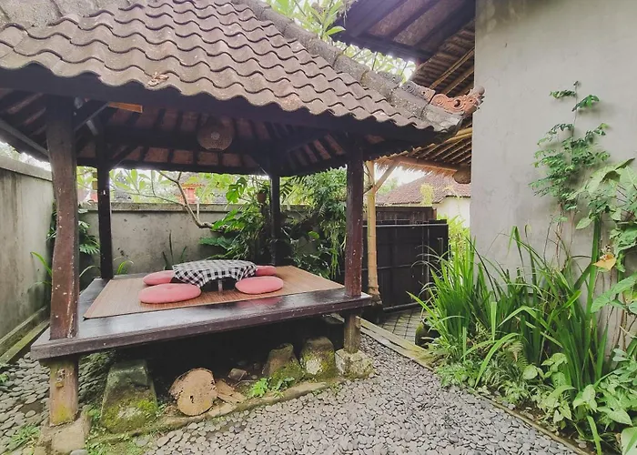 Bed & Breakfast Aura Ubud