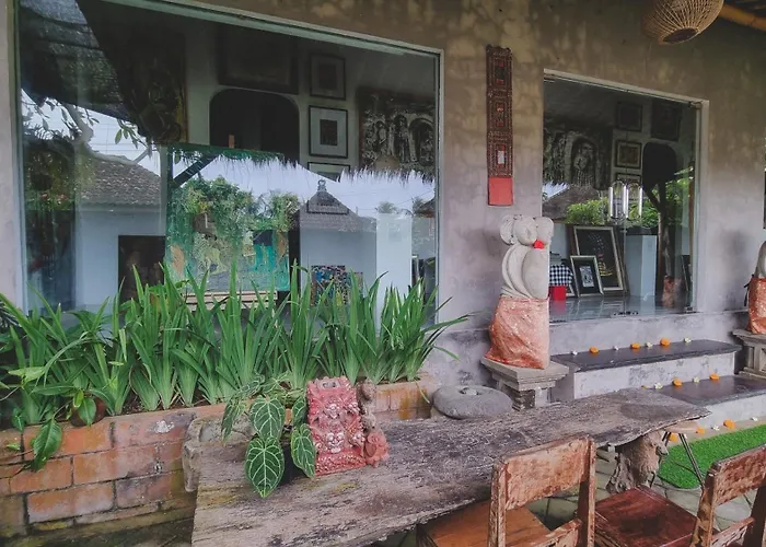 Bed & Breakfast Aura Ubud